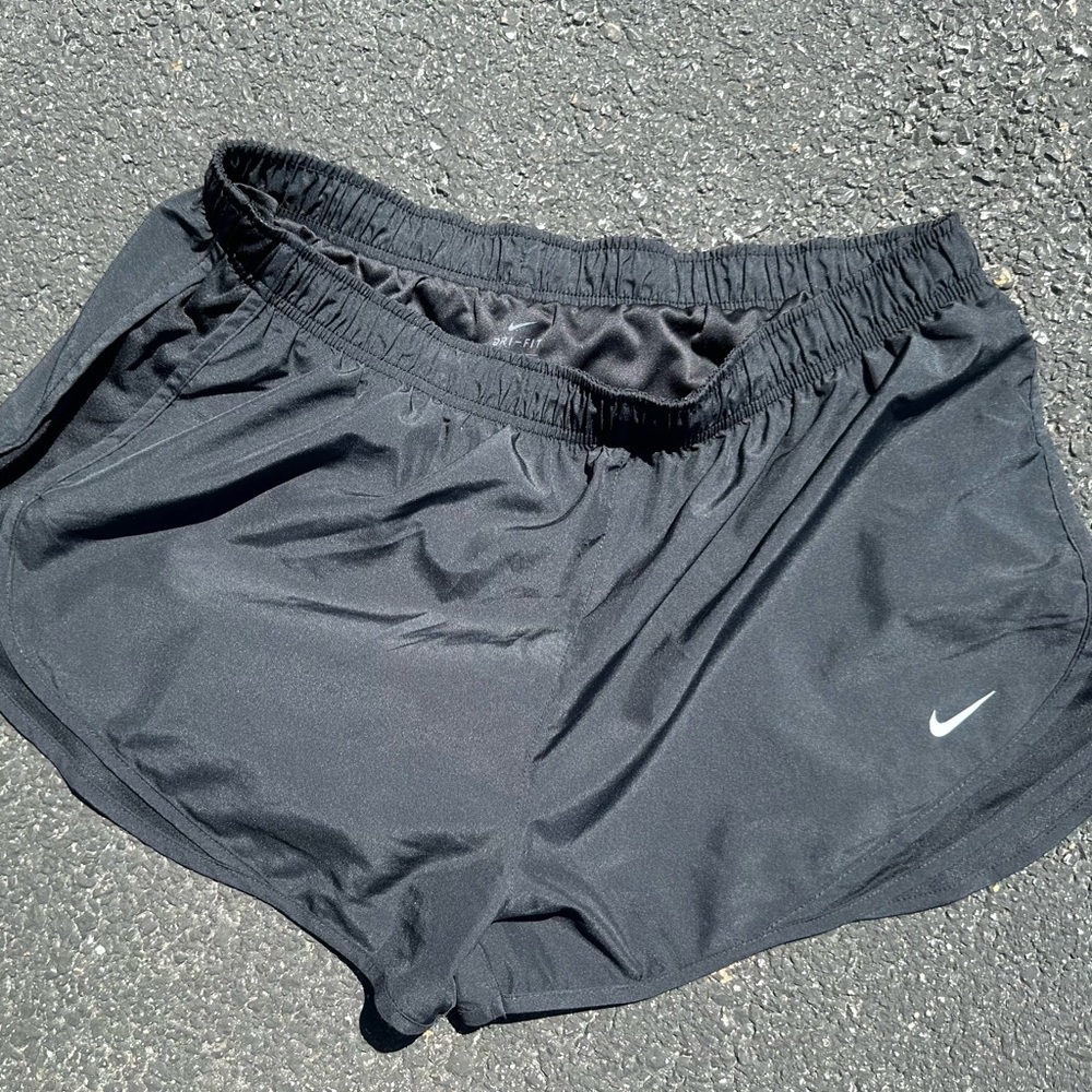 Nike shorts size xl